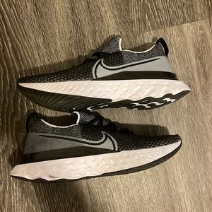 Nike Epic React - Black & Grey